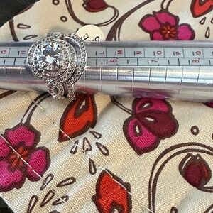 Elegant 2 piece Silver Engagement Ring Set Sz 5 Gorgeous